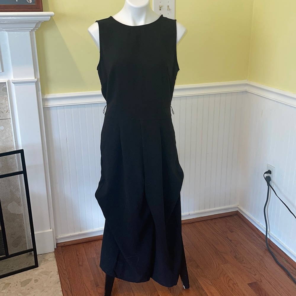 Loft ladies black sleeveless jumpsuit cropped pants. Size 10. NWT.